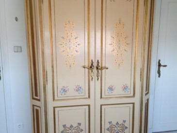 grande armoire  ancienne peinte